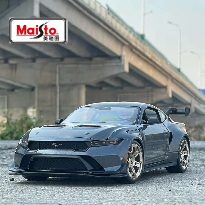 

1:18 2025 Ford Mustang GTD Alloy Muscle Sports Car Модель литья под давлением Металлический трек Гоночный автомобиль Модель автомобиля Моделирование Детская игрушка в подарок