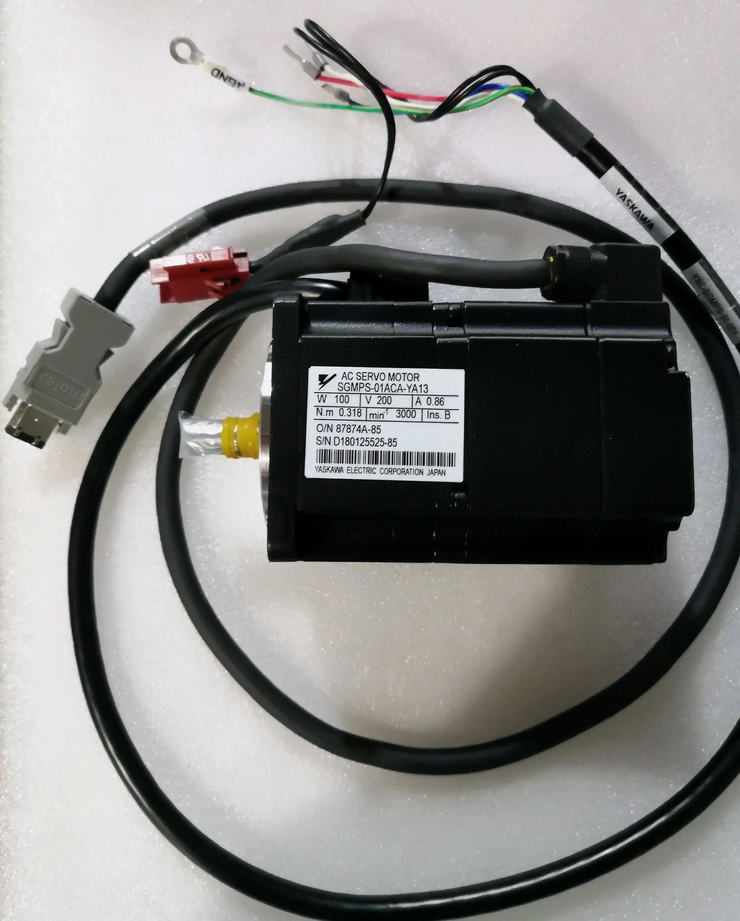 Original Genuine，SGMPS-01ACA-YA13 Brand new Servo motor，SGMPS 01ACA YA13 Fast shipping