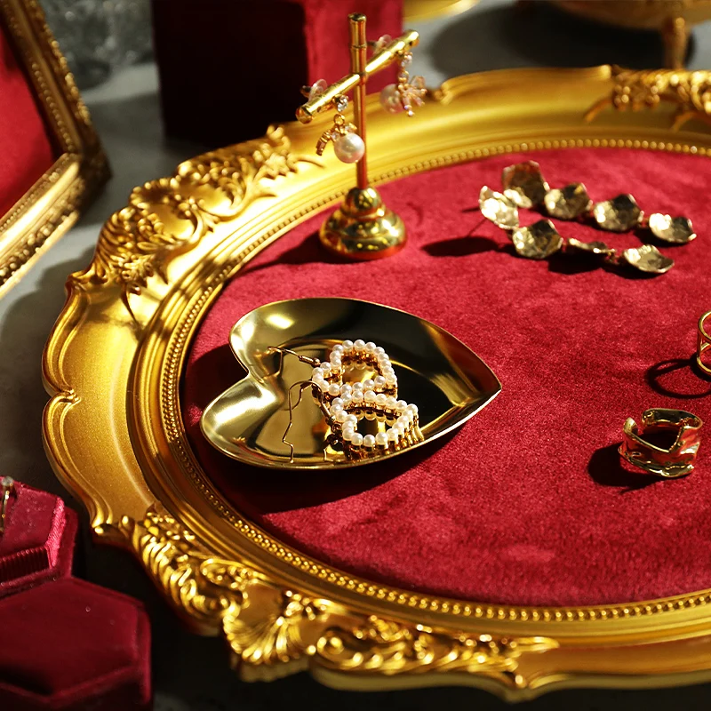 

Red Velvet Photo Frame Jewelry Display Stand, Luxury Earring Necklace Holder, Ring Tray Organizer for Store Counter Showcase Pho
