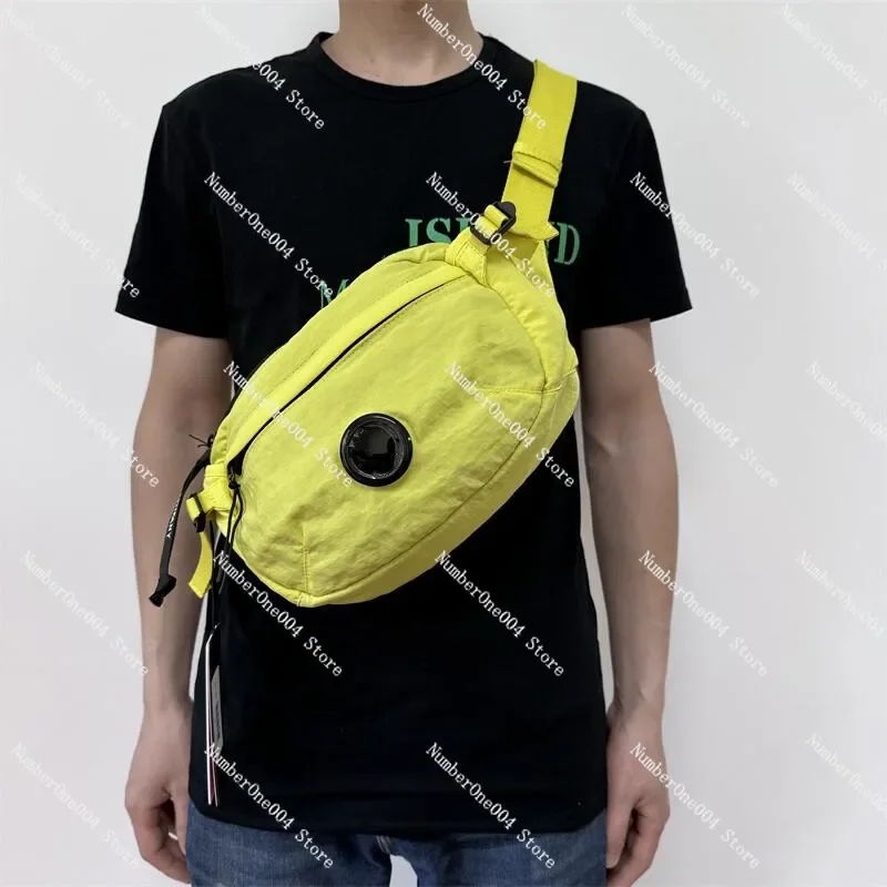 

New high-end men's and women's leisure sports nylon shoulder canvas messenger fanny pack, outdoor street trend satchel