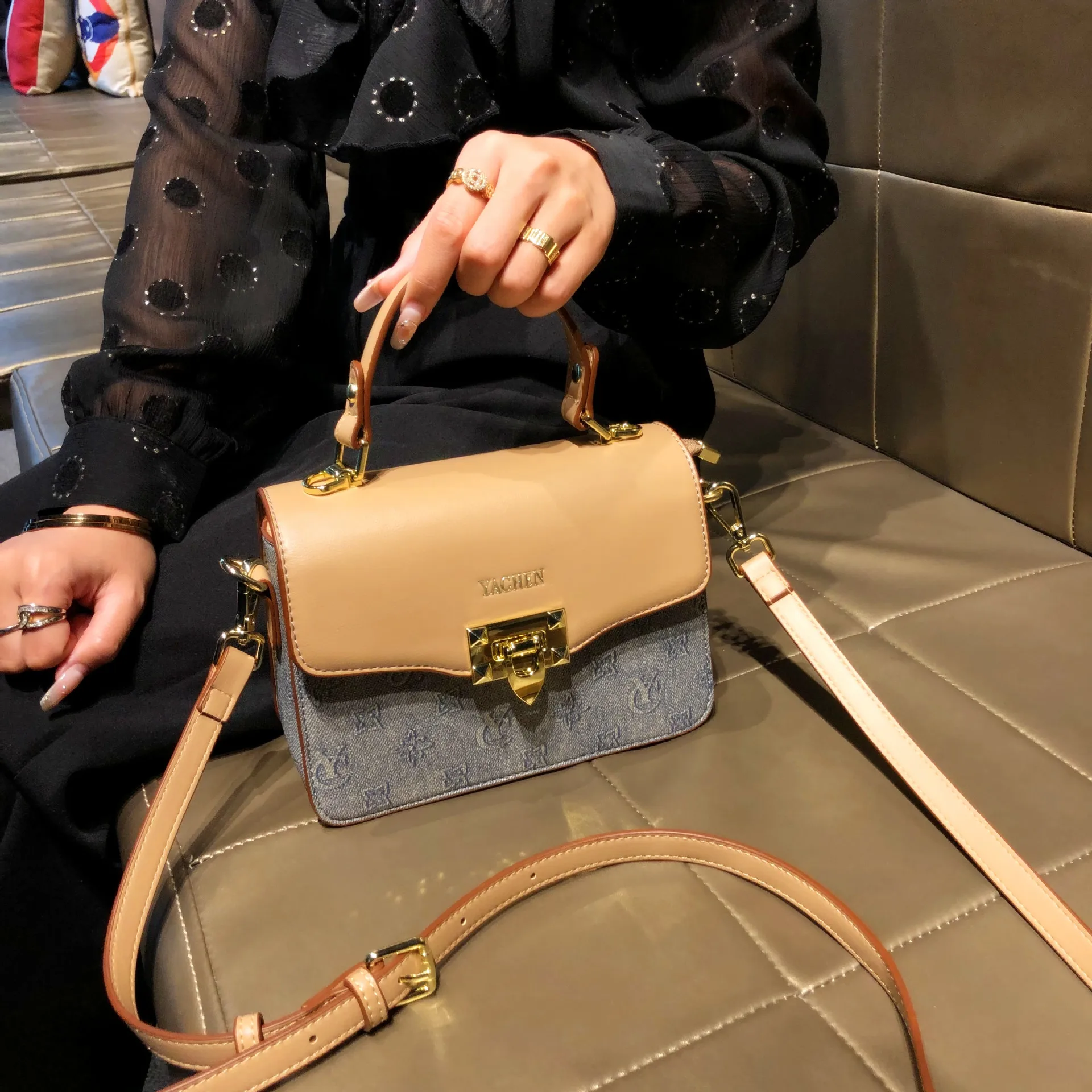 

Simple Minimalist Backpack Bag For Men And Women With Vintage Fashionable Design And Elegant Leather