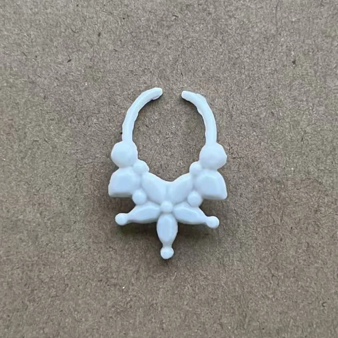 DIY Monster-Puppen-Teile: Original-Zubehörset mit Hüten, Zauberstäben, Gürteln, Handringen, individuellen Hemden und Bändern für kreatives Basteln – Detail 10