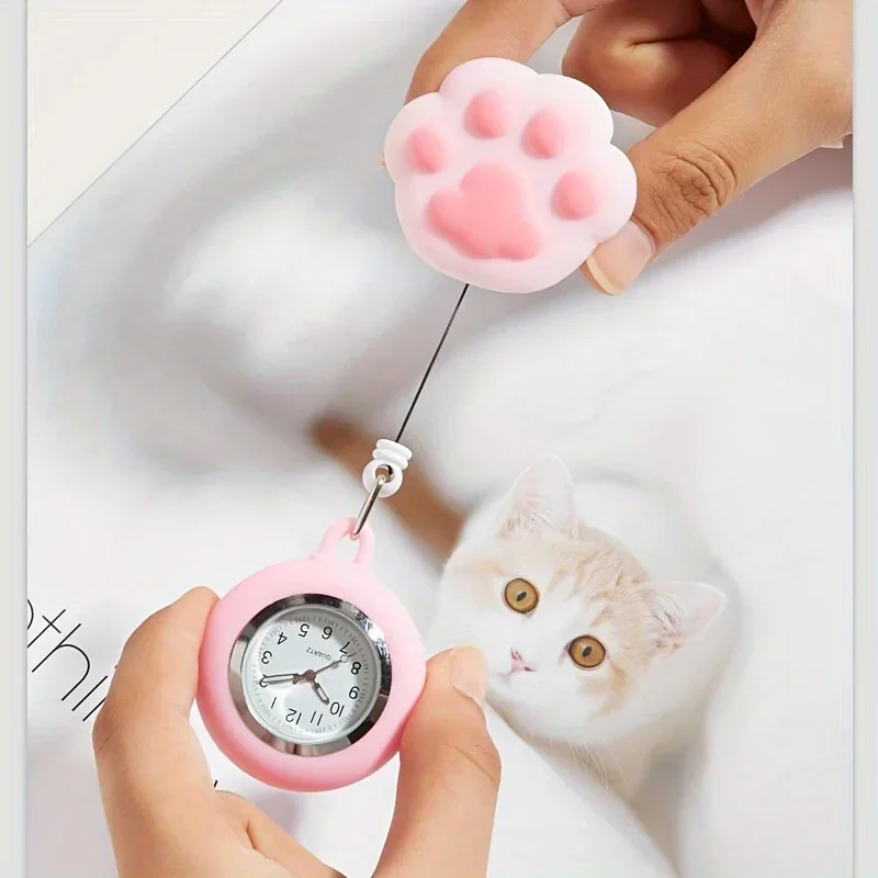 Bonito Cat Paw Enfermeira Relógio Broche, Silicone com Clipe, Telescópico Retrátil, Cuidados de Saúde, Médico, Paramédico, Bolso Médico, Broche