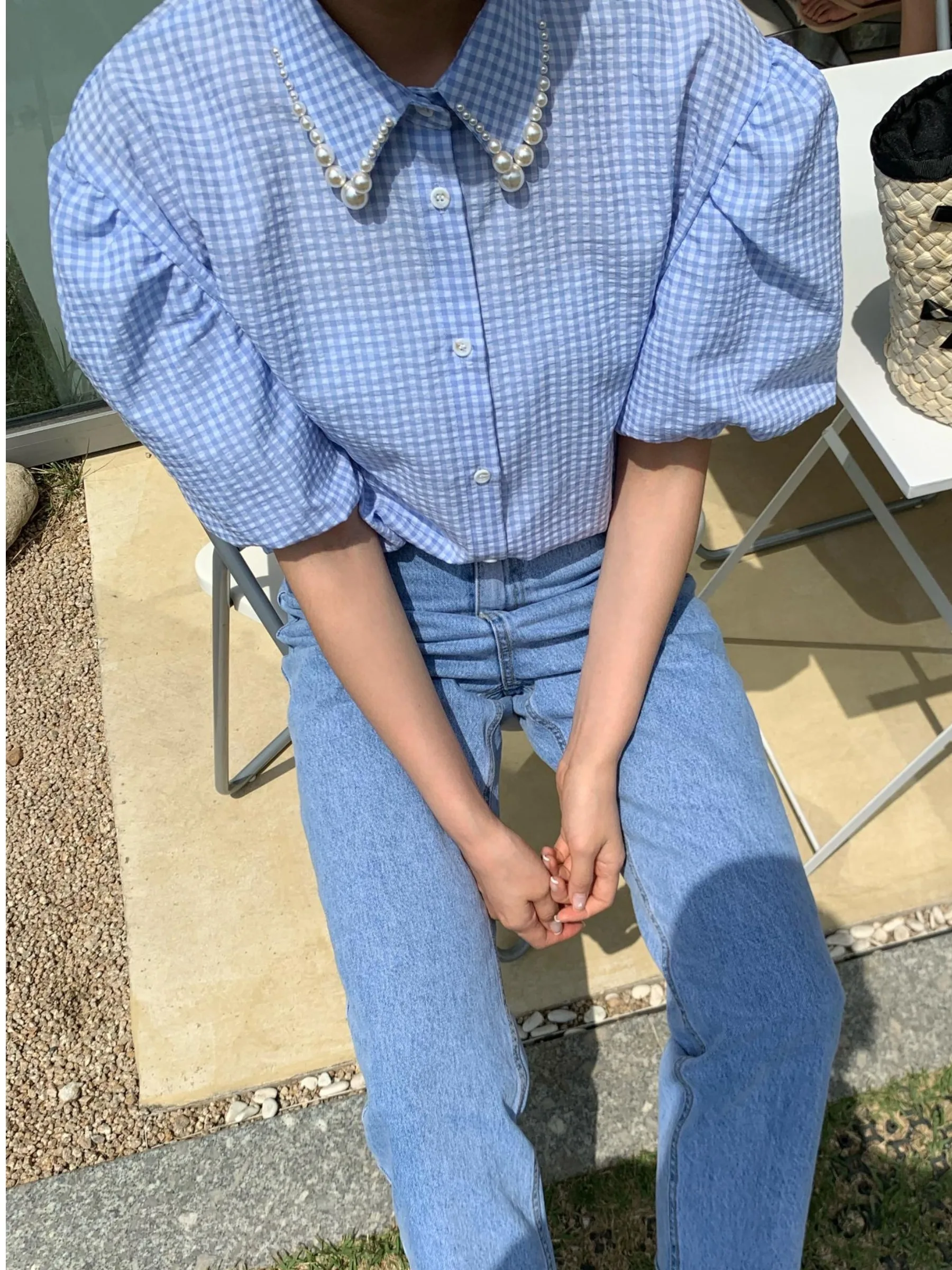 느슨한 짧은 소매 여성 셔츠 여름 스타일 격자 무늬 디자인 진주 장식 턴 다운 칼라 캐주얼 루즈 피트 여성용 탑