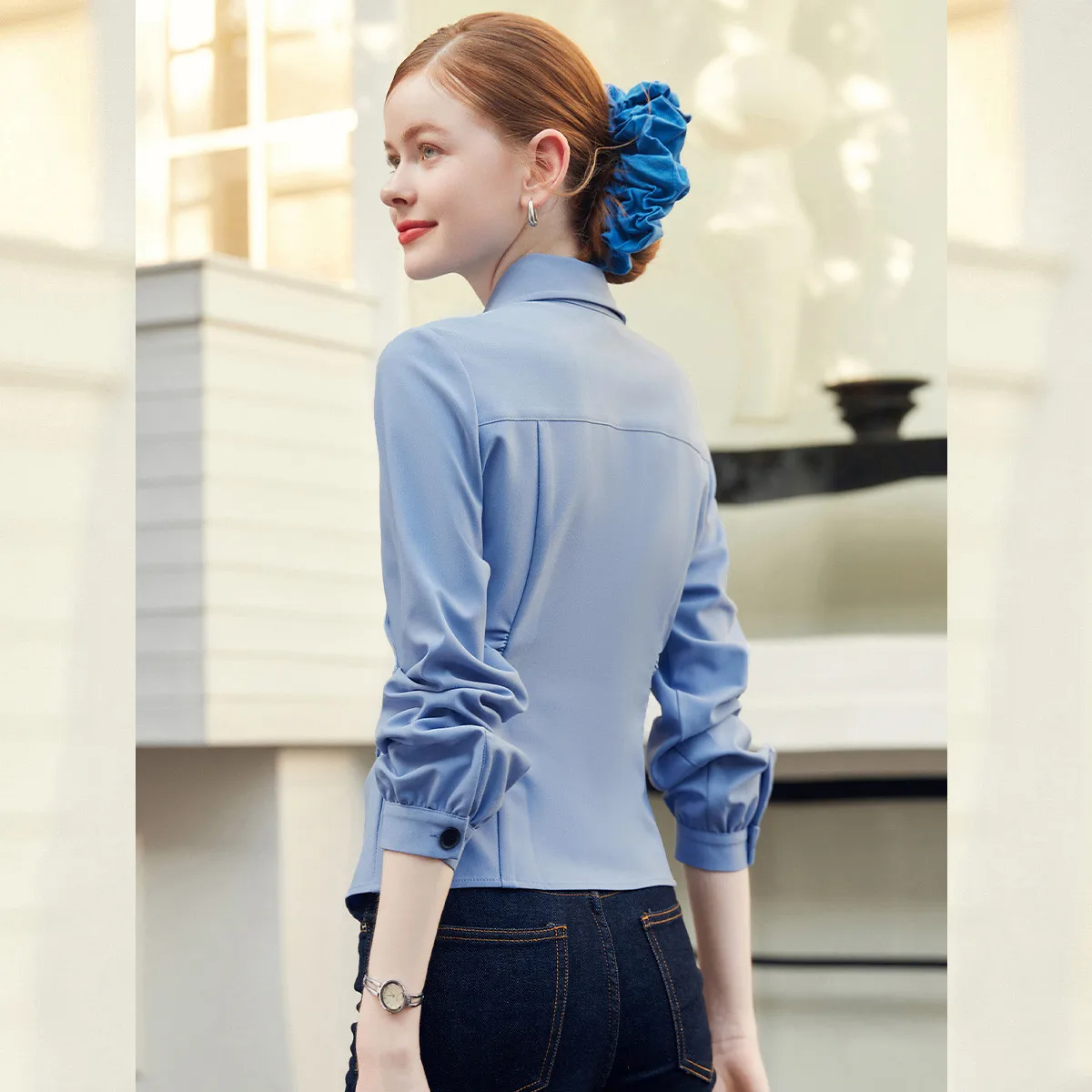 루이스 야오 새로운 우아한 사선 칼라 디자인 블라우스 2025 가을 레트로 탑 슬림핏 배색 버튼다운 여성 셔츠