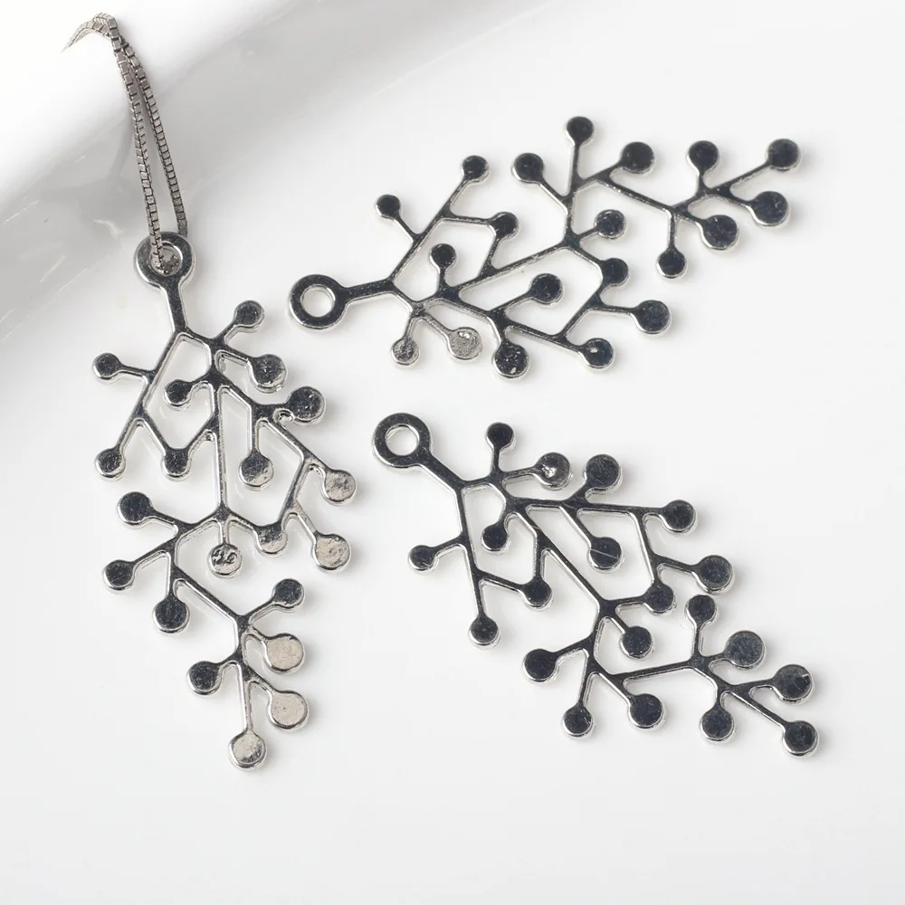 

10pcs/pack Simple Alloy Leaf Pendant DIY Bracelets Necklaces Jewelry Accessories