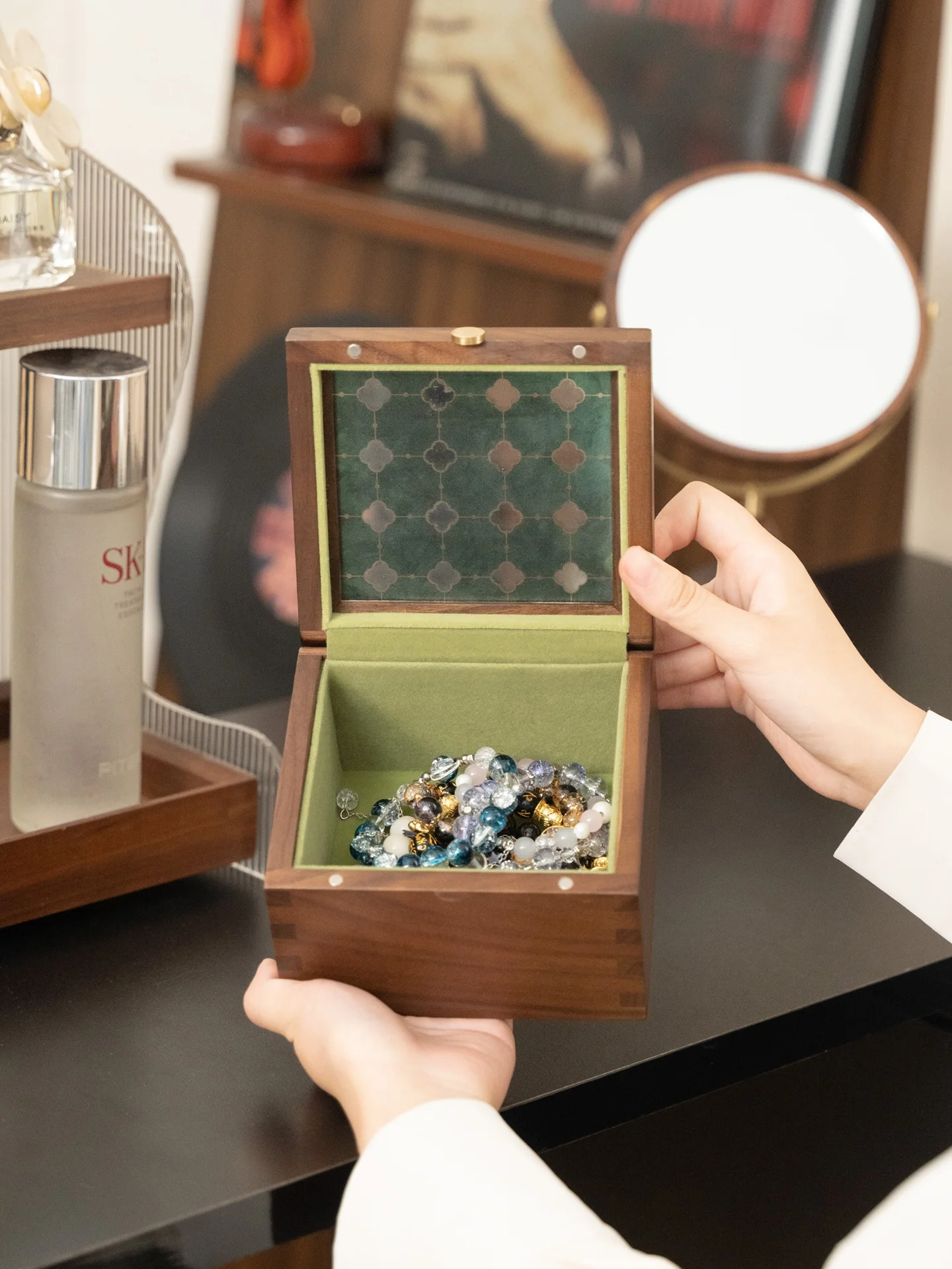 large-capacity-wooden-box-crystal-plaything-special-jewelry-box-sandalwood-beads-storage-box-high-end-hand-bracelet-organizer