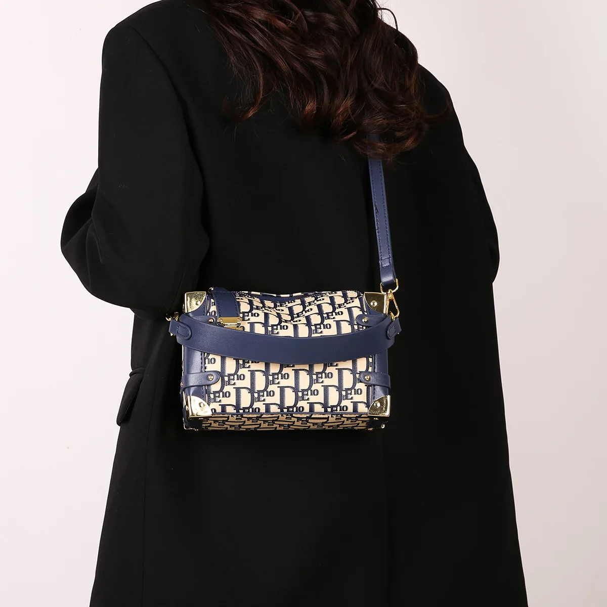 

2025 Vintage-Inspired Crossbody Bag, Multi-Way Convertible Shoulder Purse for Women, Structured Commuter Carryall