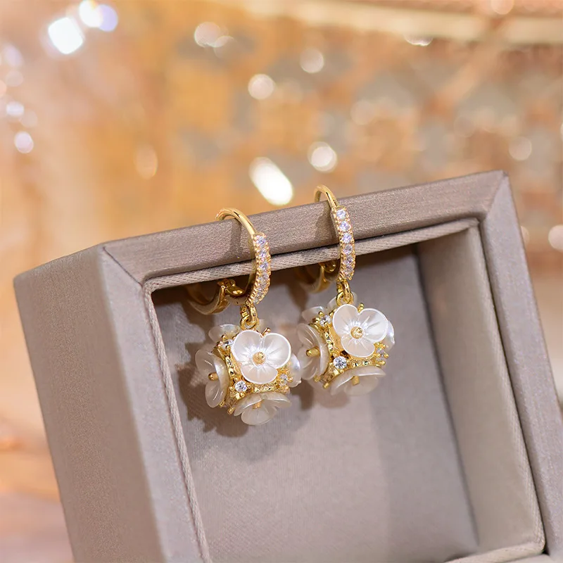 French Luxury Color Zircon Acrylic White Flower Cluster Ball Dangle Earrings 2025 New Jewelry Fashion Accessories For Womens
