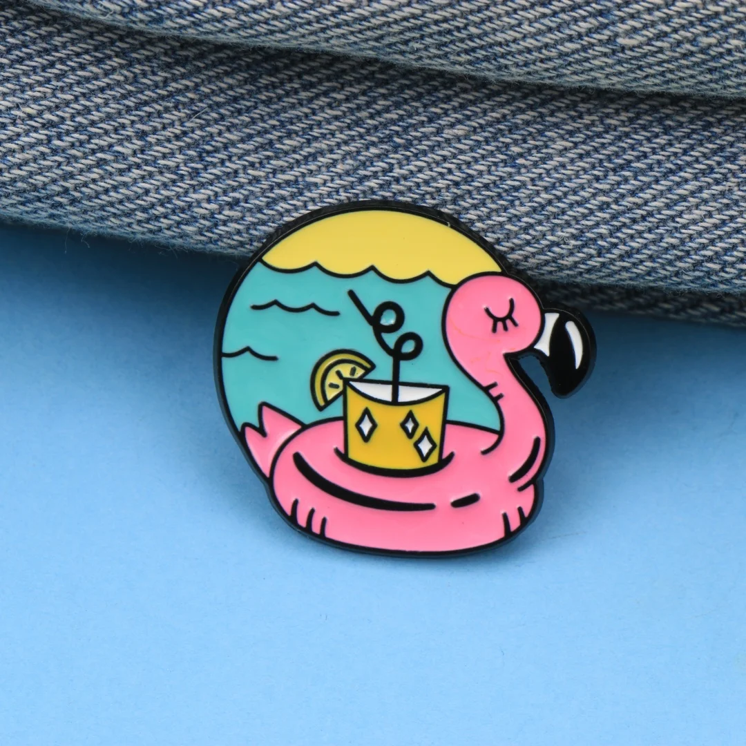 Cartoon Pink Flamingo Pool Float Enamel Brooch Tropical Sea Cocktail Summer Holiday Metal Lapel Pin Bag Hat Vacation Decor Badge
