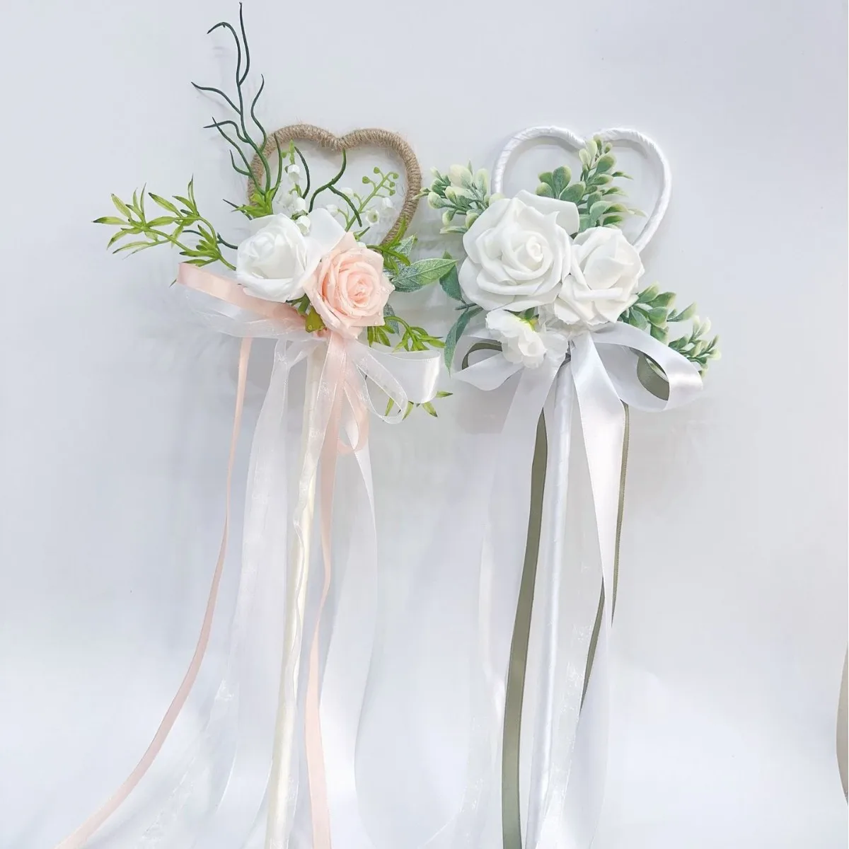 

Yannew 2pcs Heart shaped Wedding Flower Girl Wands Bouquet for Kids White Pink Artificial Rose Flower Mini Bouquet Keepsake Gift
