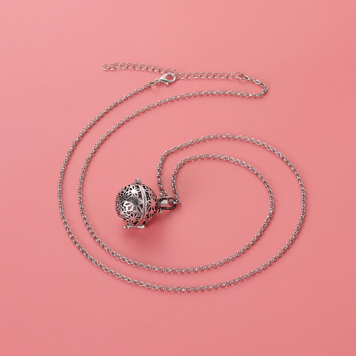 

Aromatherapy Necklace Diffuser Pendant Hollow Round Oil Locket Pendant Mini Air Freshener Silver