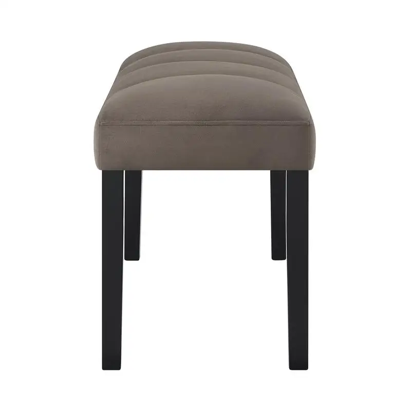 مقعد طعام معاصر مع مقعد مبطن من القطيفة، تنجيد من القماش البني الناعم، أرجل مستقيمة باللون الأسود، إطار خشبي