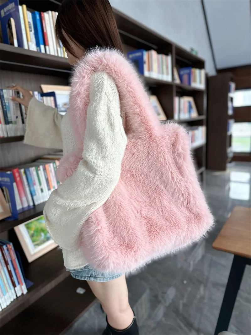 Designer Fluffy Plush Shoulder Bag Warm Faux Mongolian Fur HandBags for Women Brands Large Hobo  Shopper Heart Shaped Purses