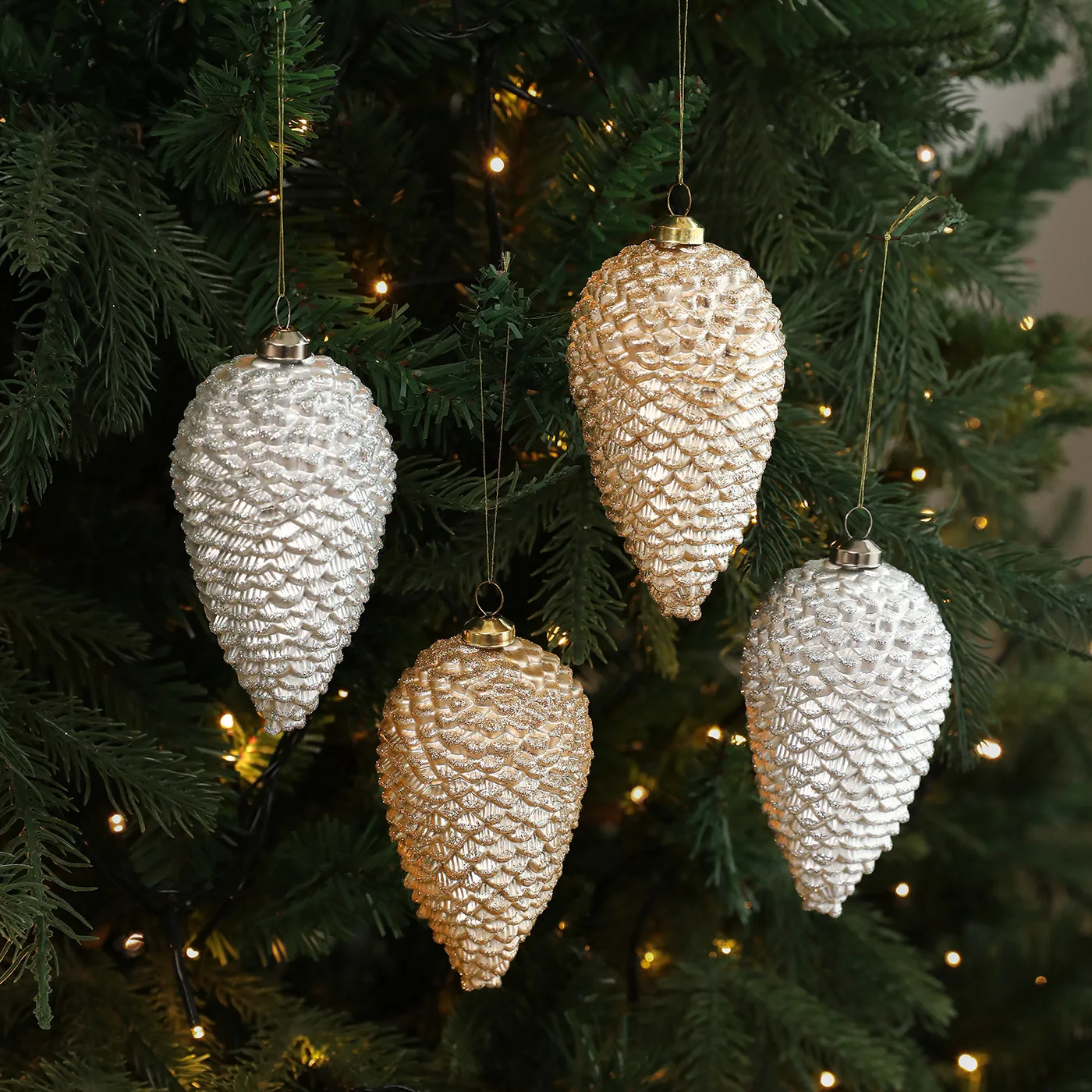 

Пластиковая липкая пудра, цветные сосновые шишки, желуди, липкая пудра, подвески в упаковке для рождественской елки, декоративные сцены, украшения