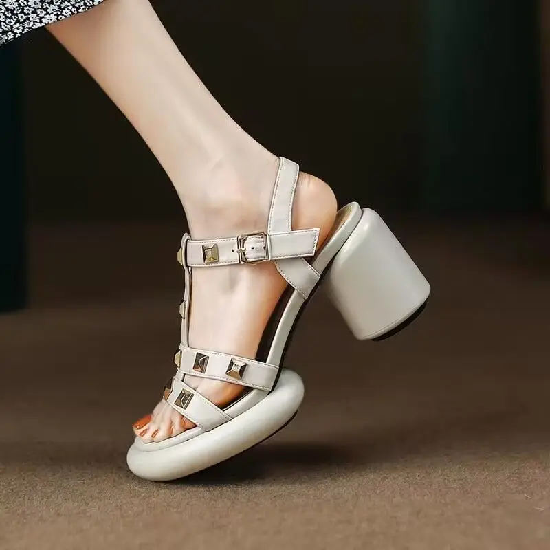 Personality Rivet Sandals Women\'s Shoes 2024 Summer Trend High Heels Fashion Platform Thick Heel Comfortable Buckle Beach Shoes