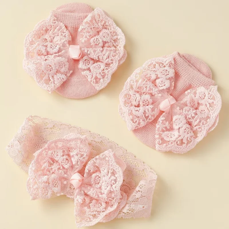 

2 шт./компл., детские носки, комплект с повязкой на голову, модные мягкие носки с кружевом и бантом для новорожденных девочек, Нескользящие аксессуары для головных уборов