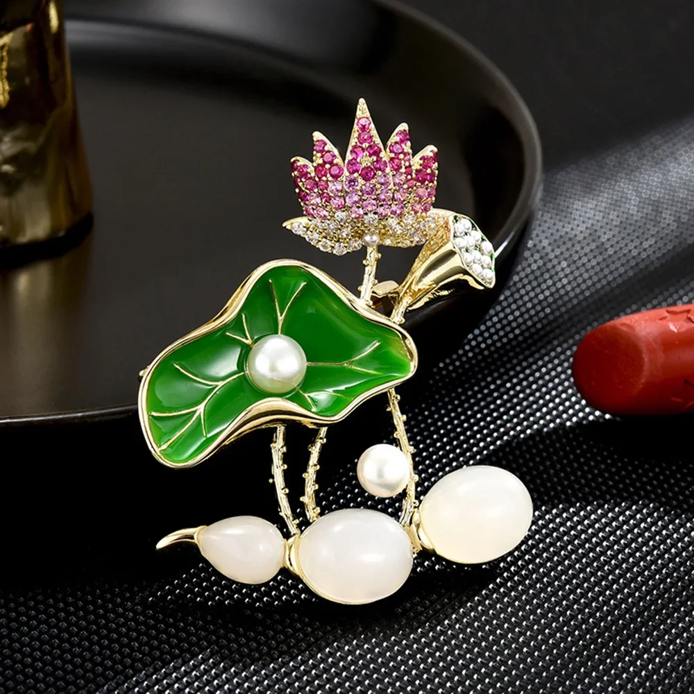 Exquisite Lotus High-end Women's High-end Luxury Pearls Classic Smart Design Suit Coat Pin Decoration Office Party Accessories