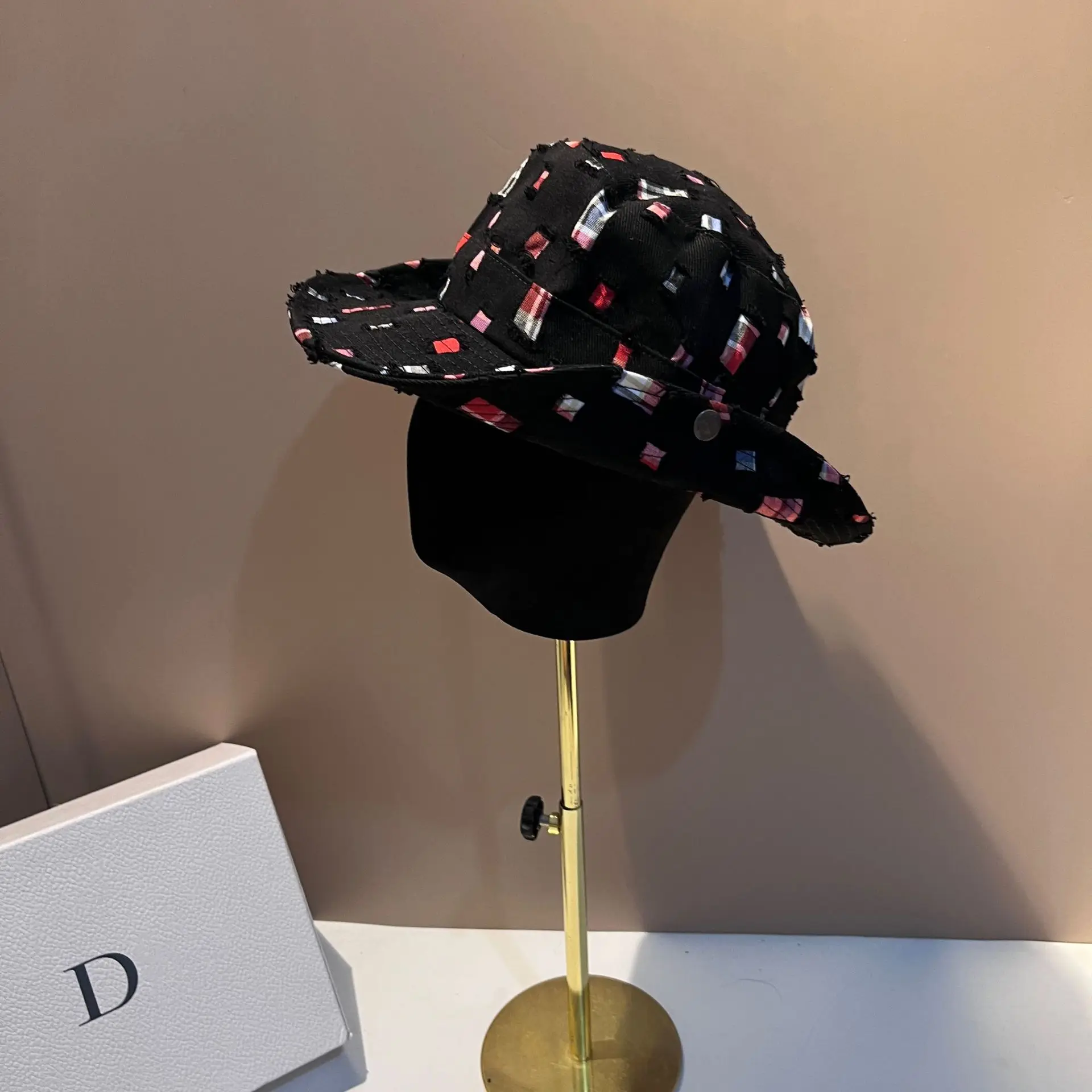 

2025 New! Xiaoxiangfeng Color-fringed Denim Bucket Hat - Versatile Outdoor Shading Hat in European and American Western Style