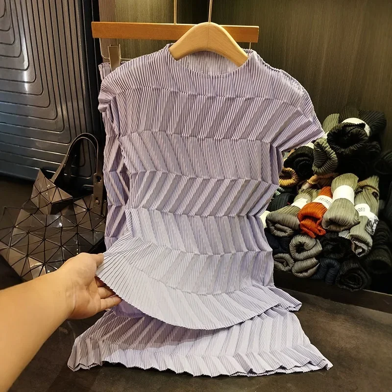 

Women's Two-piece Round Neck Sleeveless Pullover Top + High Waist A-line Skirt 2025 New Fashion Solid Colour Splicing Pleated