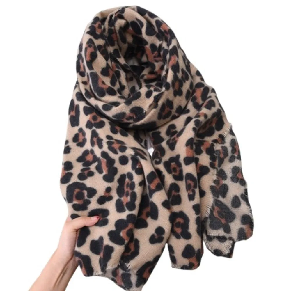

Элегантный шарф с кисточками и леопардовым принтом, шерстяной утолщенный платок с кисточками, глушитель, плюшевый ветрозащитный роскошный шрам из пашмины, студенческий