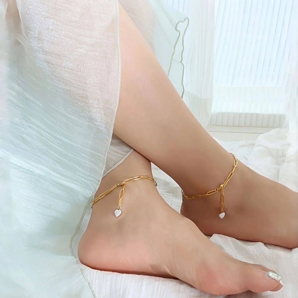 

Women's Heart-Shaped Metal Anklet Pendant, Sexy Rhinestone Ankle Chain Jewelry for Party Daily Beach Wear