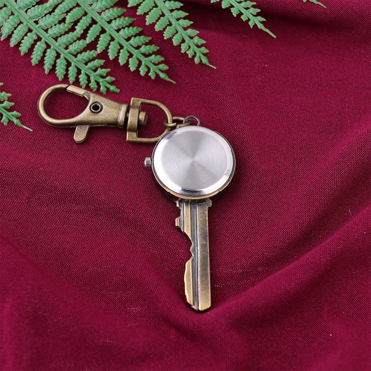 

1Pcs Vintage Hanging Watch Creative Large Number Display Quartz Pocket Watch Portable Hanging Chain Gift for Family