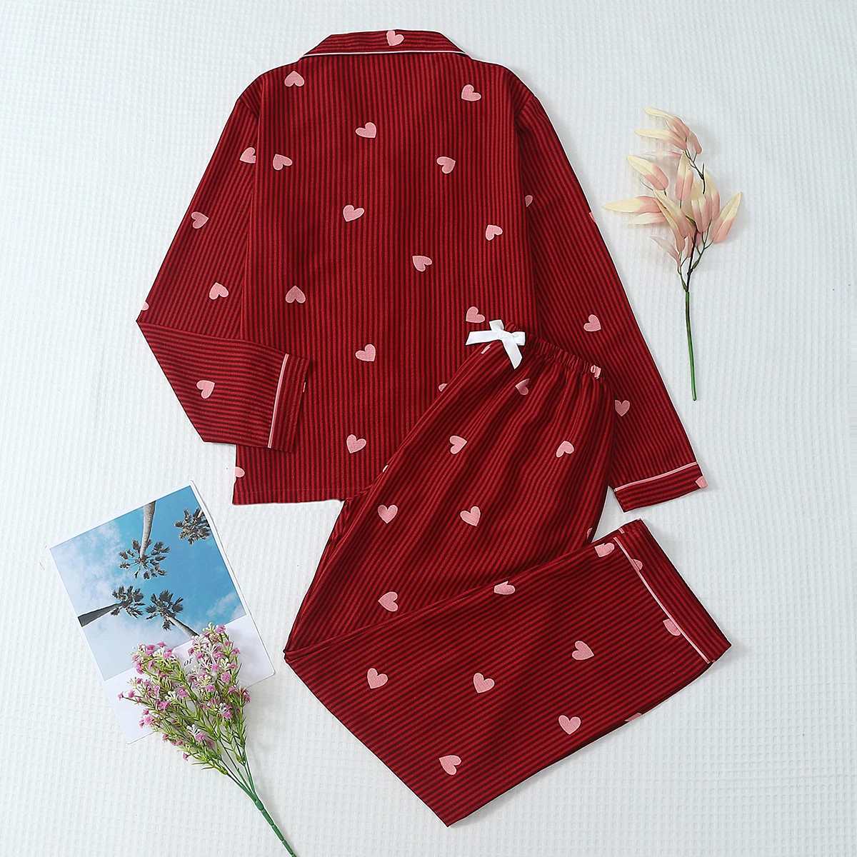 Two-Piece Set of Comfortable Striped Heart-Print Button-Down Top and Bow-Knot Trousers, Women's Pajama Loungewear Set Suitable for Home Use