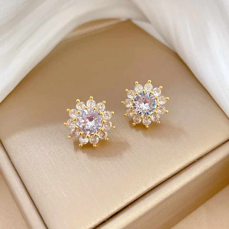 Lucky99 Shiny Crystal CZ Sunflower Stud Earrings For Women 2024 Elegant Temperament OL Style Flower Earring Gold Color Jewelry