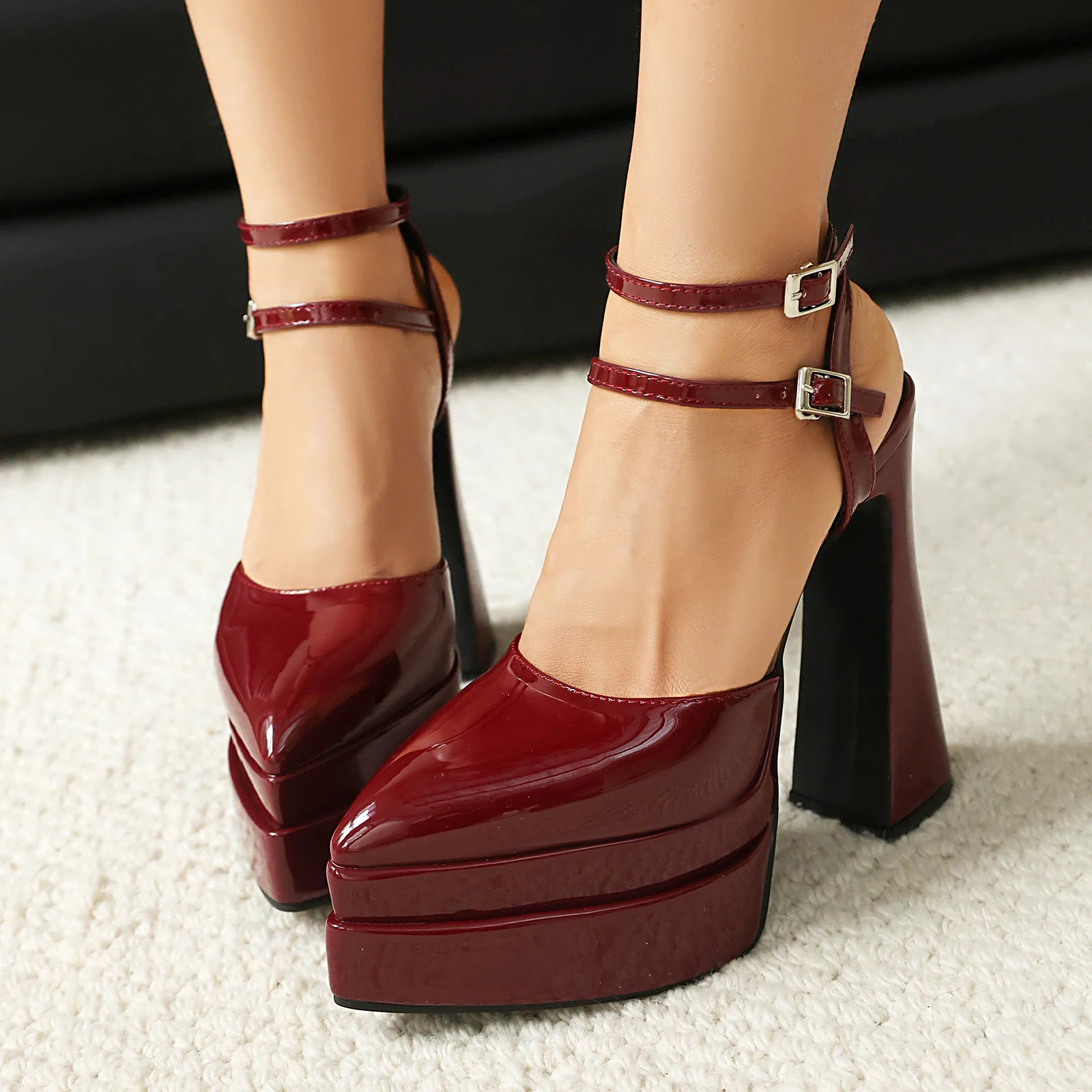 

Новинка 2025, европейско-американские женские профессиональные туфли на высоком каблуке, модные персонализированные уличные туфли на высоком толстом каблуке