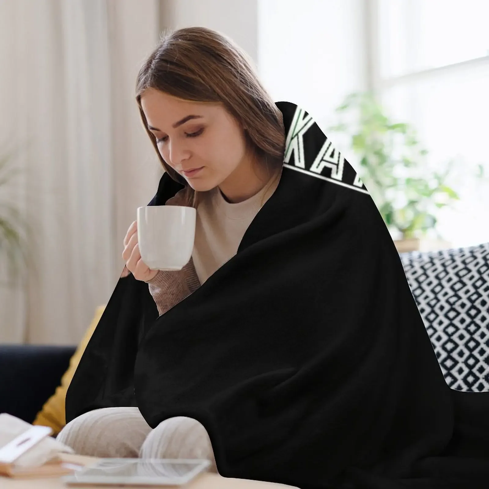 كيت ماكينون 8 تي شيرت رمي بطانية قماش الفانيلا للأطفال الرضع رمي الزخرفية لبطانيات الشتاء