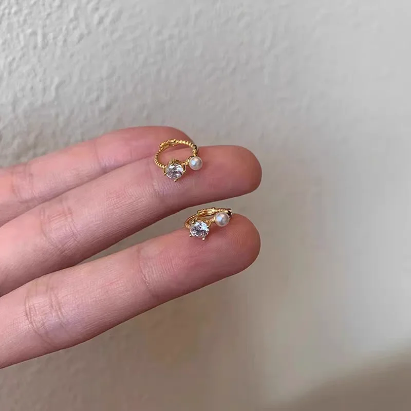 

Серьги из стерлингового серебра 925, круглые серьги-кольца в корейском стиле с жемчугом, элегантные и изысканные украшения для ушей в простом и изысканном стиле