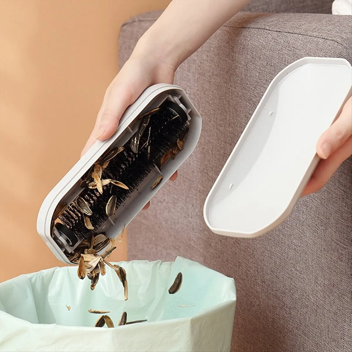 2026 Trend Debris Sweeper Handheld Rolling Ergonomic Brush Nutshell Debris Brush Desktop Debris Sweeper Carpet Sweeper