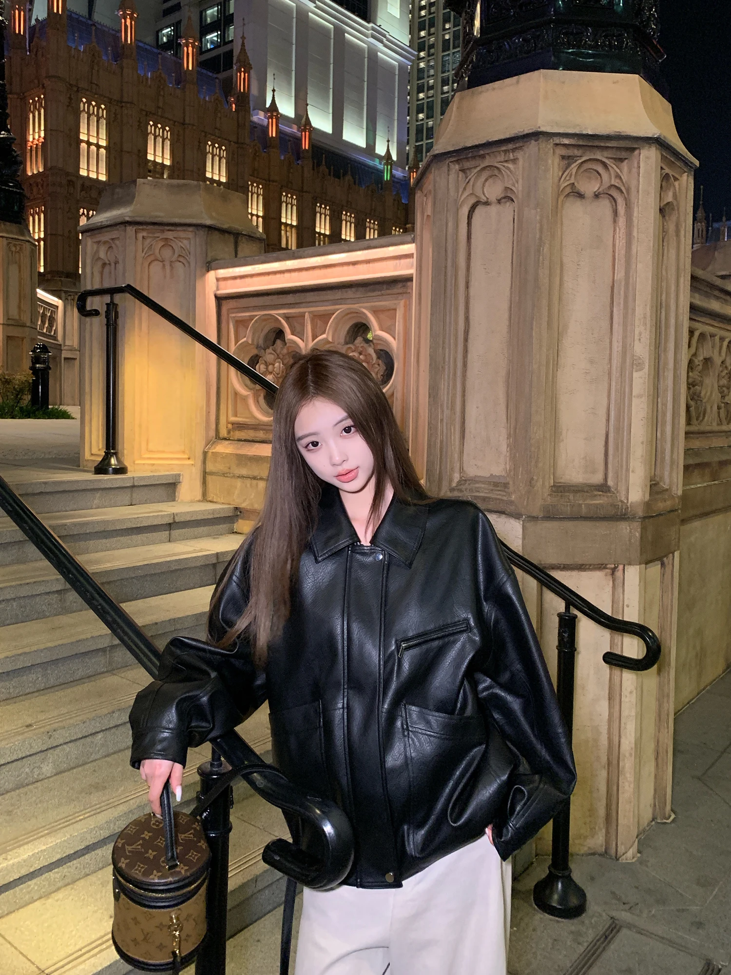 

Sli ort Bla PU Leather Jaet Women's Winter Faionable New Arrival Casual Loose Fit Long Sve Zipper Closure