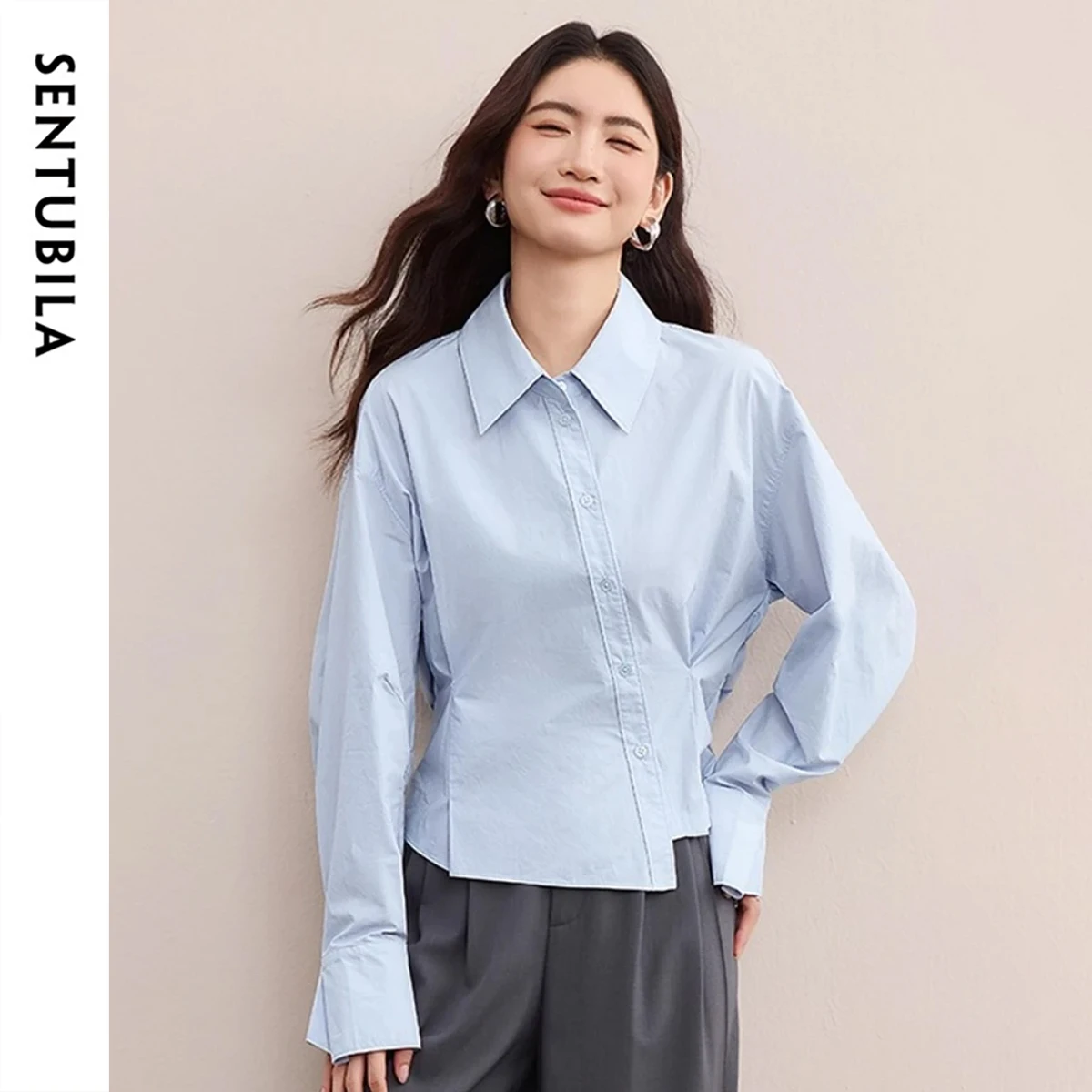 

SENTUBILA Хлопковая рубашка для женщин, осень 202, отложной воротник, угловая планка, асимметричный подол, рубашка с заниженными плечами W53CA2332