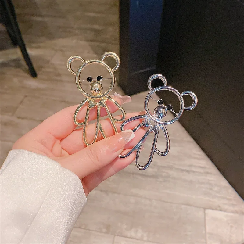 New Cartoon Bear Brooch Metal Animal Crystal Lapel Pins and Brooches for Women and Men Fashion Corsage Jewelry Accessories