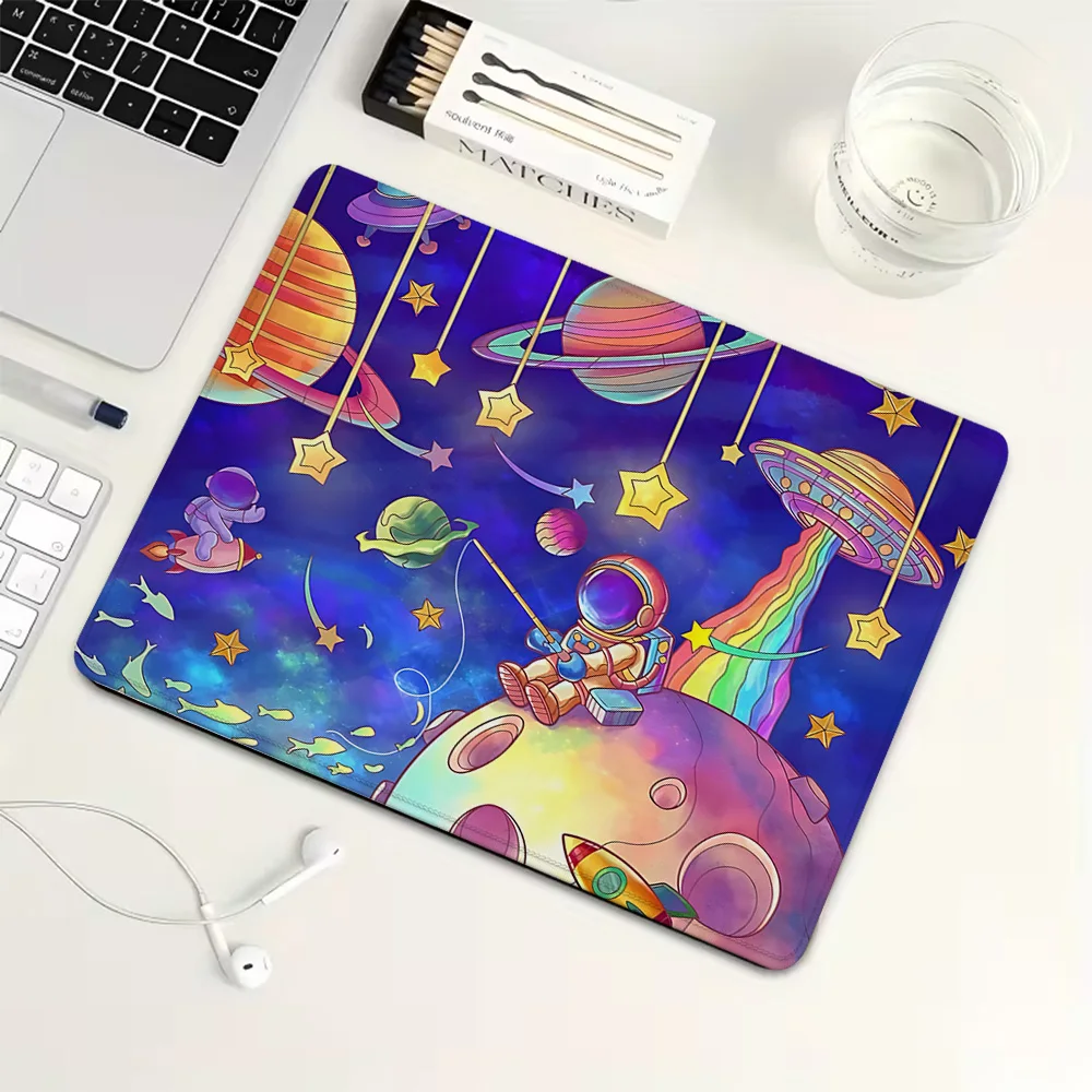 

Коврик для мыши Dreamlike Universe Planet, маленький, резиновый, игровой, для механической клавиатуры, аксессуары для ПК, коврик для компьютерного стола