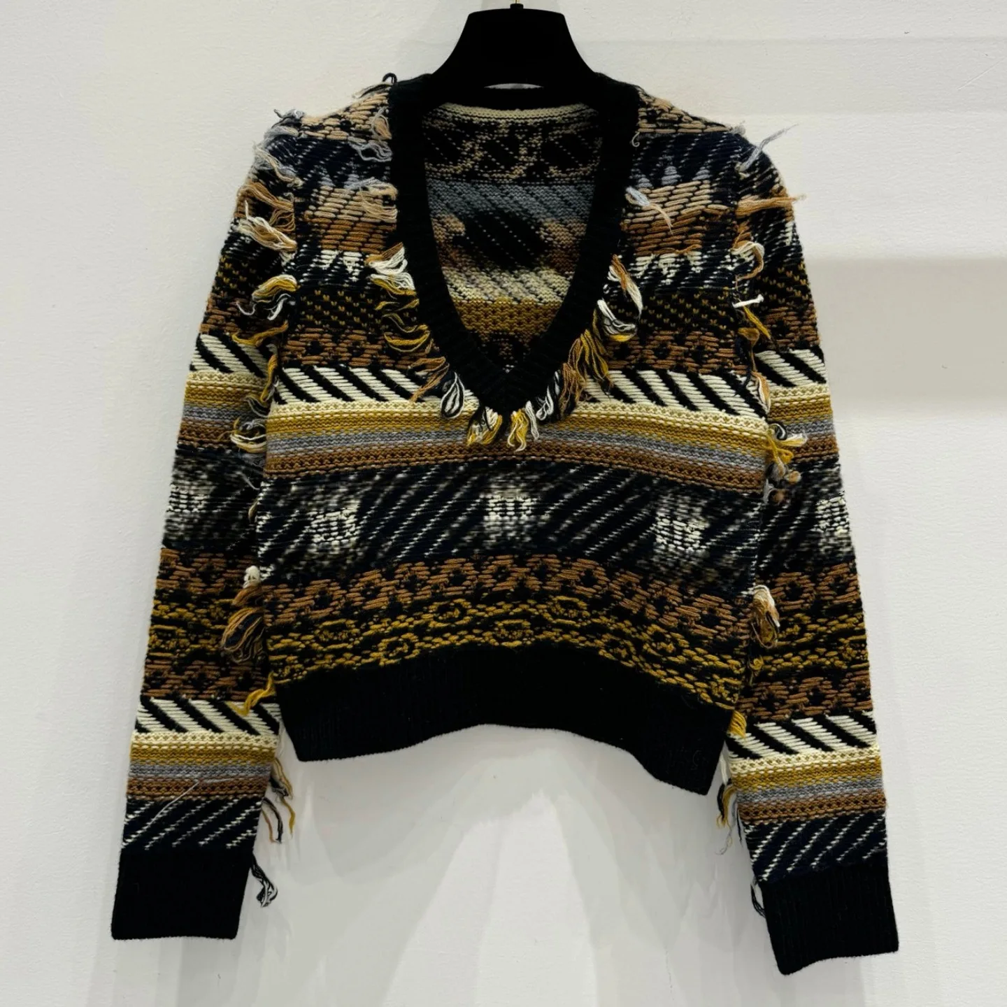 

Весенняя новинка: женский уютный свободный свитер с V-образным вырезом из шерсти, с цветочным пэчворком, модель Y85