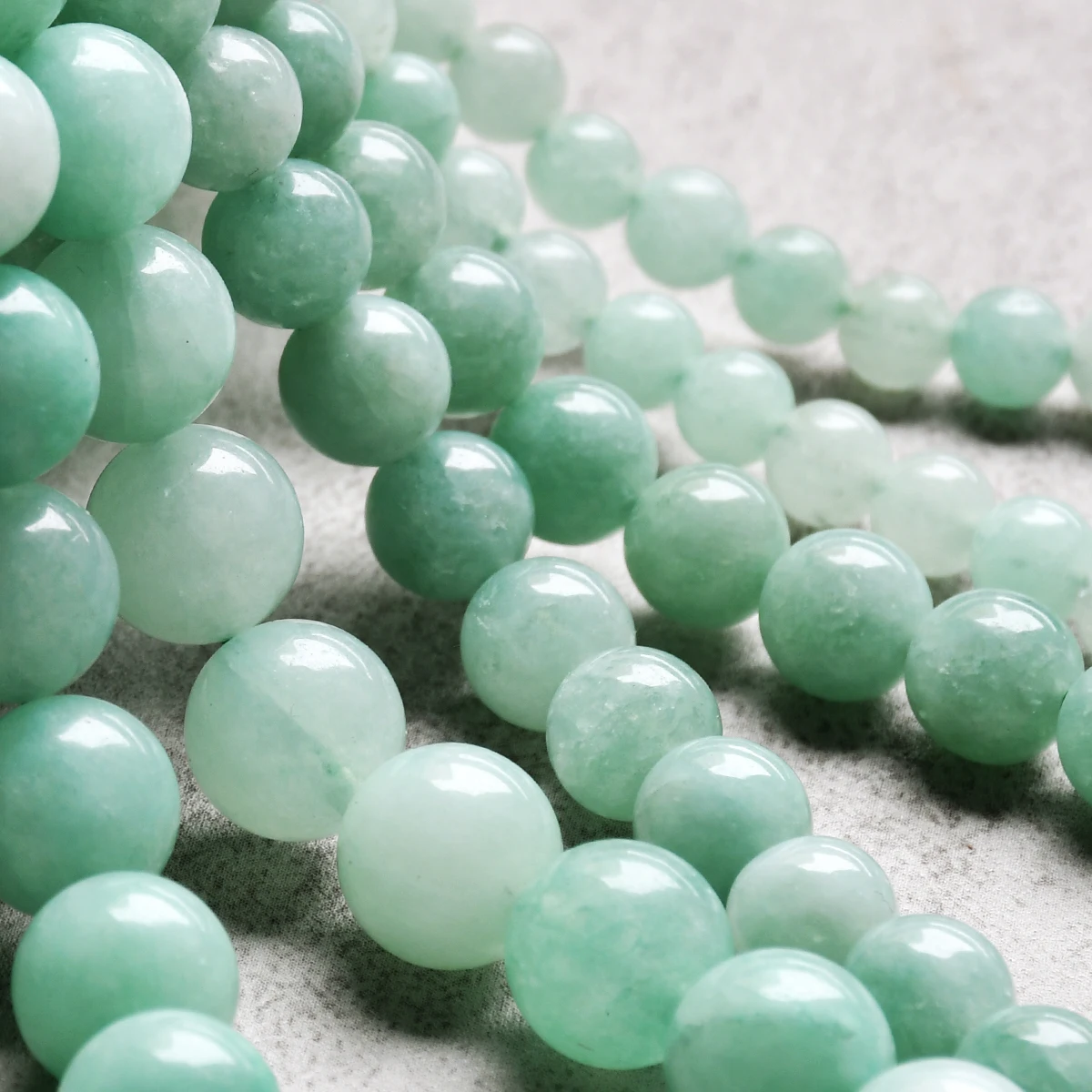 6mm 8mm 10mm Natural Stone Green Jade Round Beaded Necklaces Bohemian Women\'s Holiday Handmade Jewelry Mother\'s Day Gift