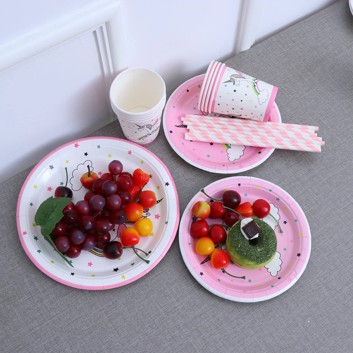 

Cute Themed Disposable Party Tableware Set 96Pcs Paper Plates Cups Straws Napkins Ideal for Kids Celebrations