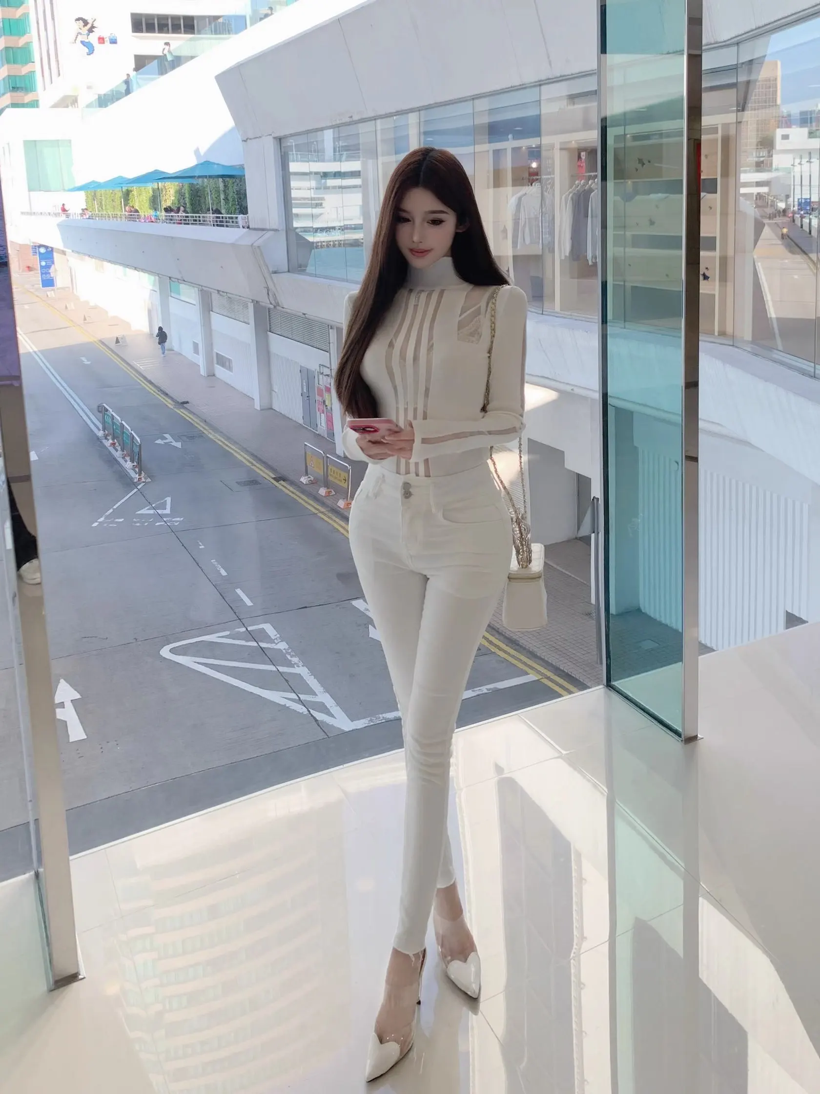 

Женские джинсы с высокой талией, белые, облегающие, эластичные, с зауженными бедрами, весенние, новые, универсальные, фасон «карандаш», из хлопка со стрейчем