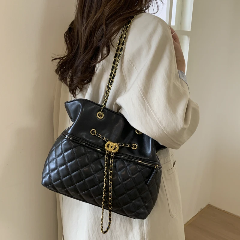 

Ladies Rare Luxury Sleek Bag Bespoke Streamlined Binding Luxe Anti-scratch Lining Beach Escapes Hikes Effortless Polished Carry