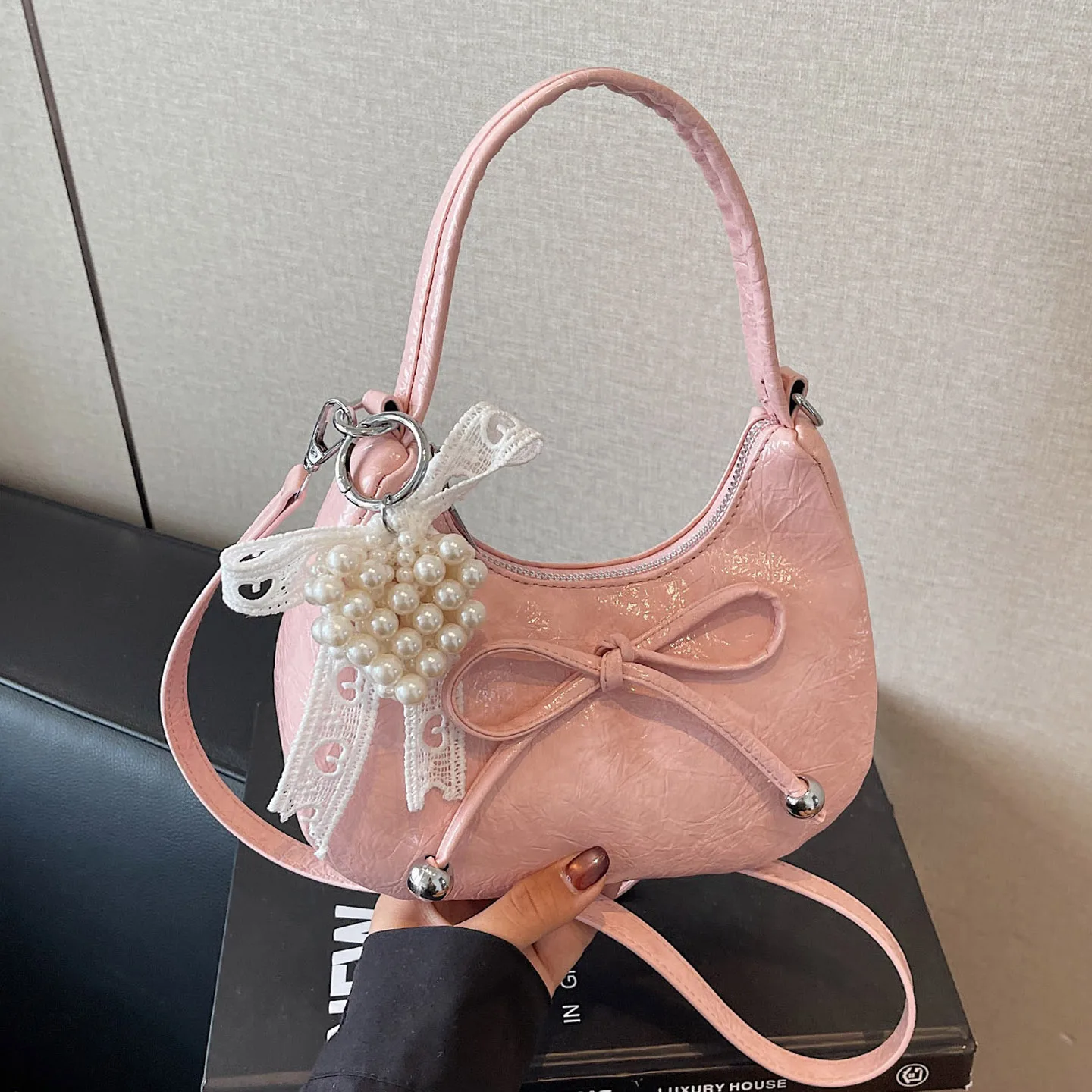 coreano-doce-arco-axilas-saco-para-as-mulheres-verao-nova-textura-plutonio-pequeno-um-ombro-crossbody-saco-commute-meia-lua-bolsas