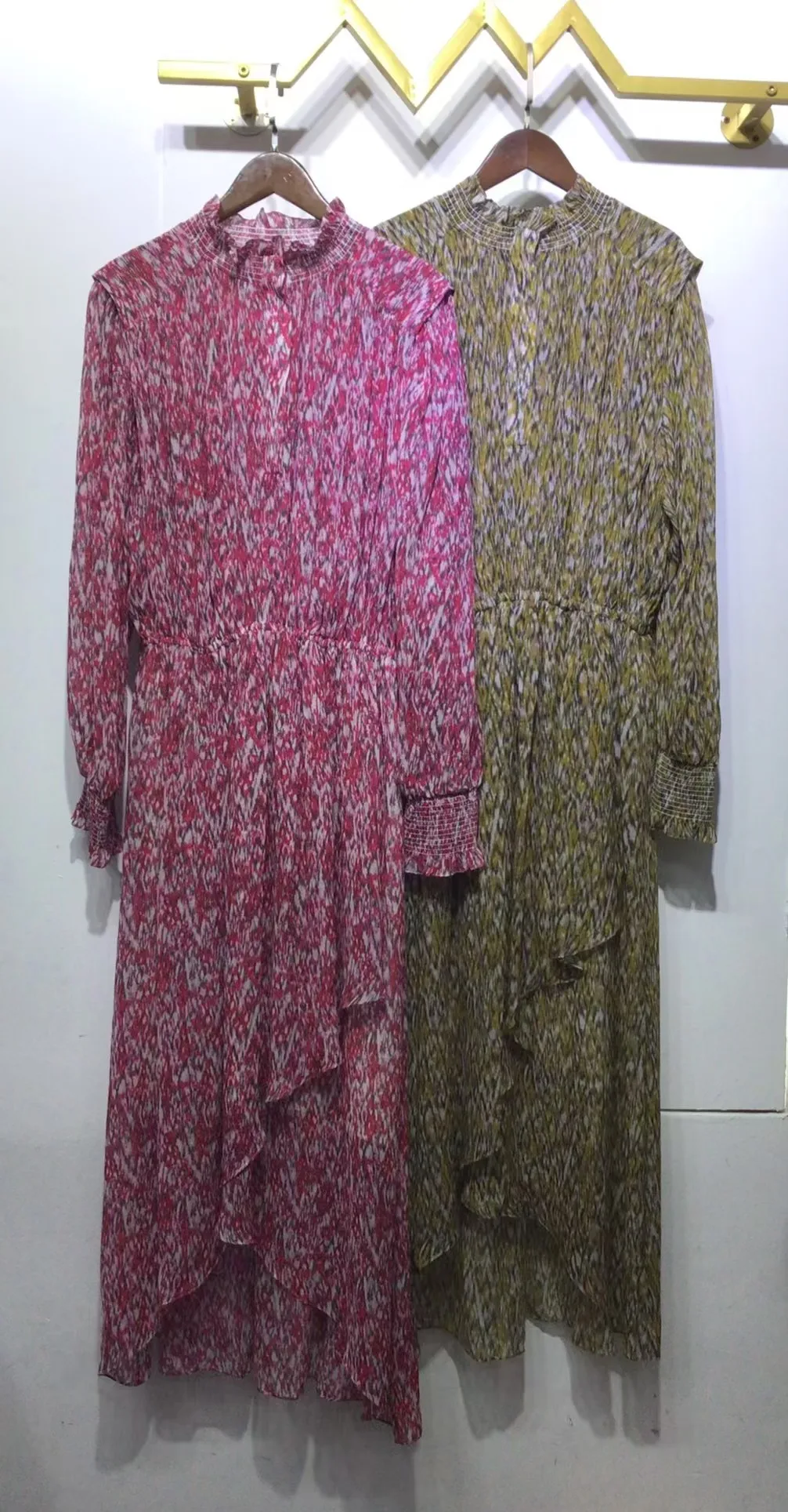 

I&b's new floral waist cinching style commuter long sleeved dress
