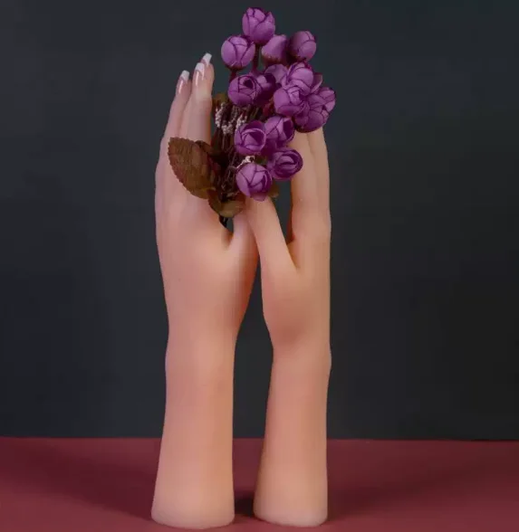 Silicone Female Hand Model High Simulation Fake Nail Art TPE Hands DW03 Medical Painting Teaching Display Props for Shooting image 5