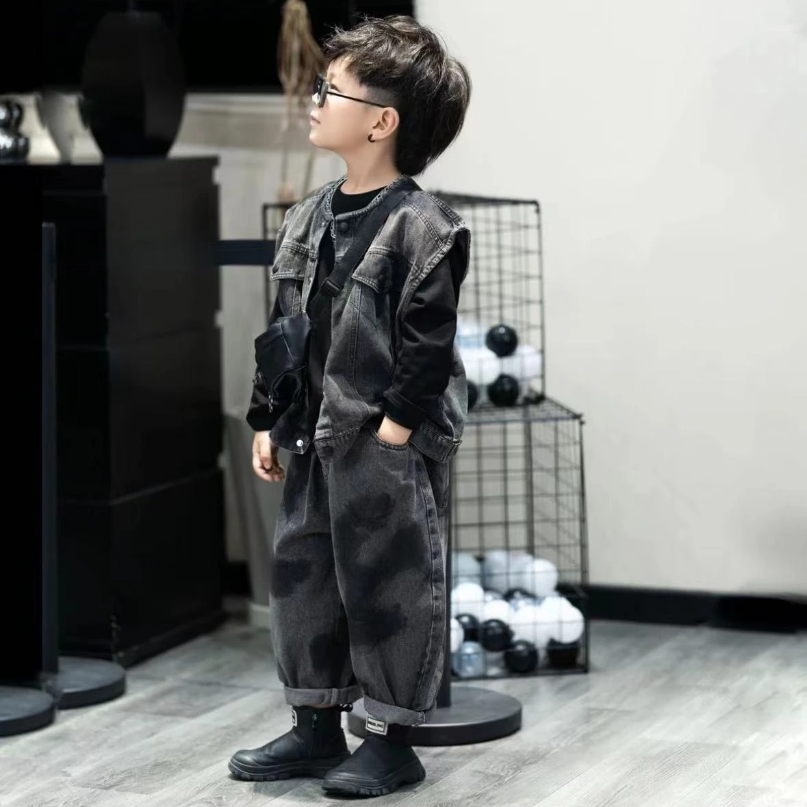 2026 Spring Autumn Boys Denim Vest Two Piece Set Korean Style Vintage Sleeveless Waistcoat Casual Loose Kids Outfit