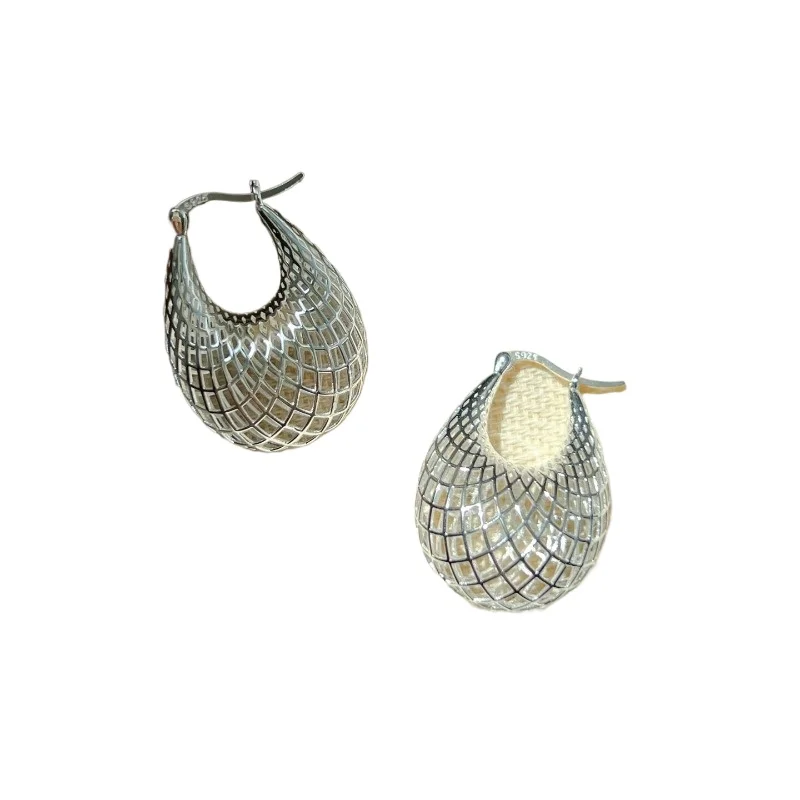 

S925 sterling silver cut-out grid water drop earrings, niche design, light luxury, high-end, fashionable earrings, buckles