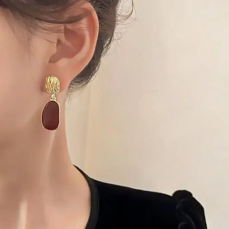 مشبك أذن ريترو أنيق مع عدم وجود ثقب الأذن أقراط الطالبات 2025 نمط عصري جديد بسيط أقراط اللؤلؤ الملحقات