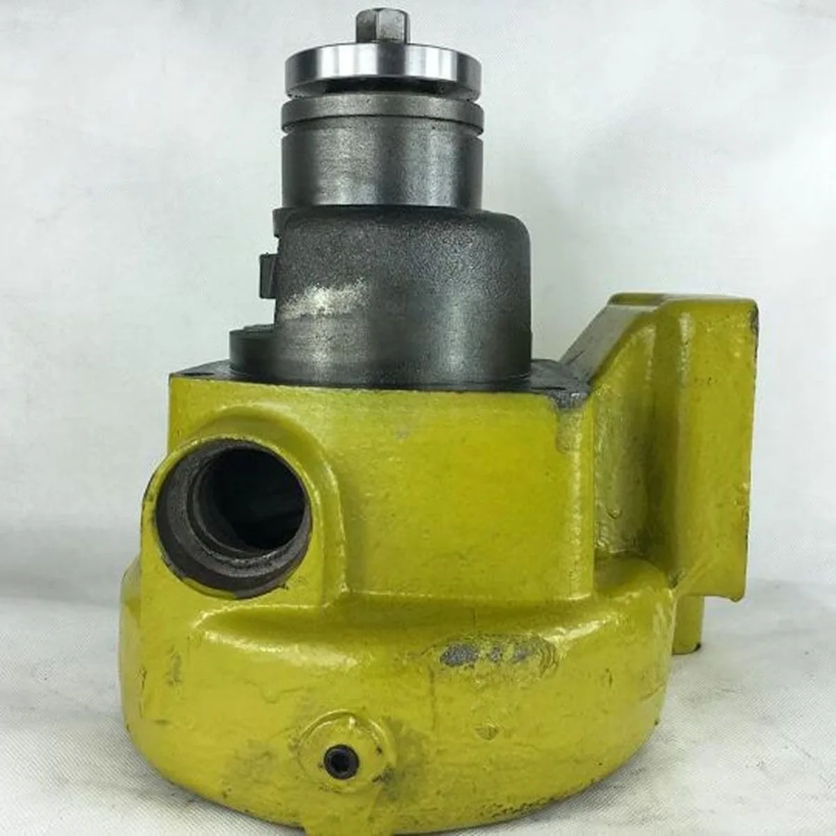 

Water Pump 6211-61-1400 for Engine 6D140 for Komatsu Wheel Loader WA500-1 for Bulldozer D85A-21A D85P-21A
