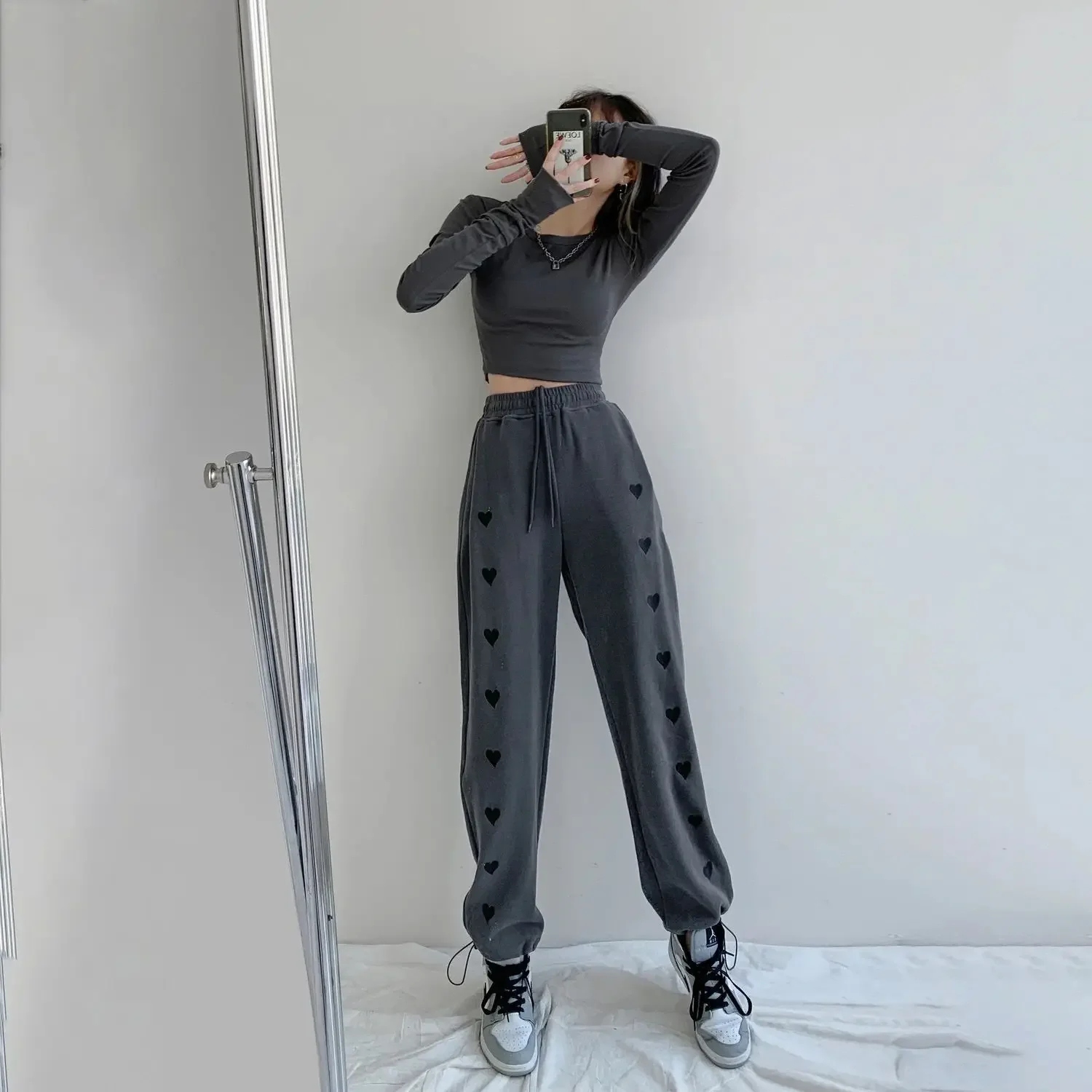 2023 nuove donne pantaloni Oversize Casual gamba larga sciolto Capris ricamo Sport Streerwear moda stile pantaloni da Jogging femminili